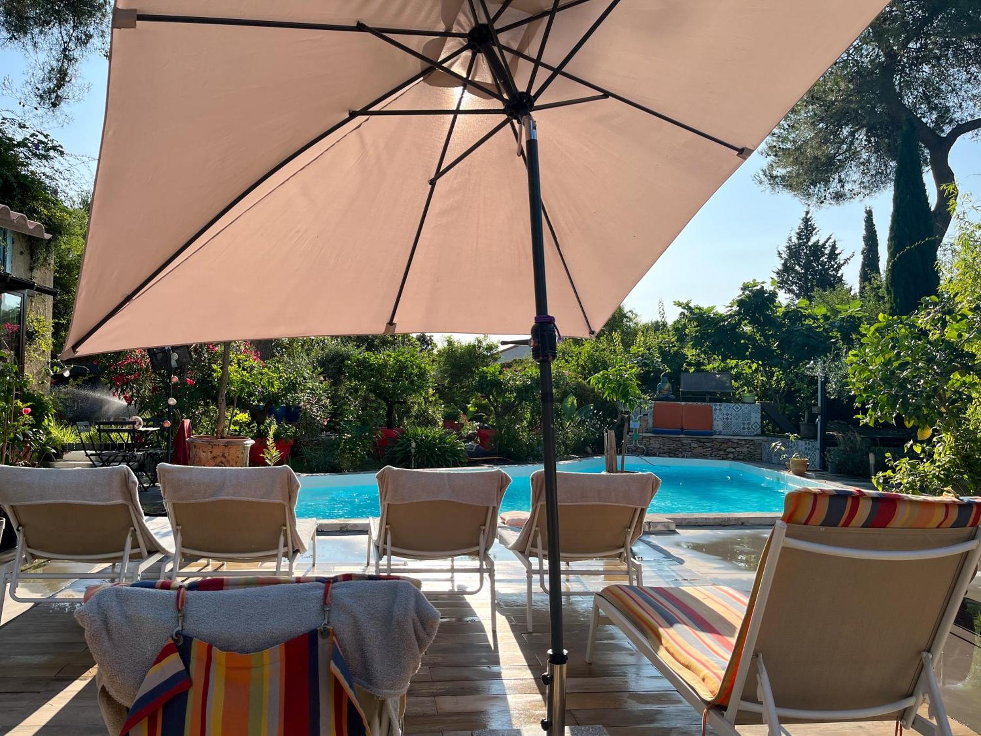 Inn 4 Bears Nîmes Exteriér fotografie